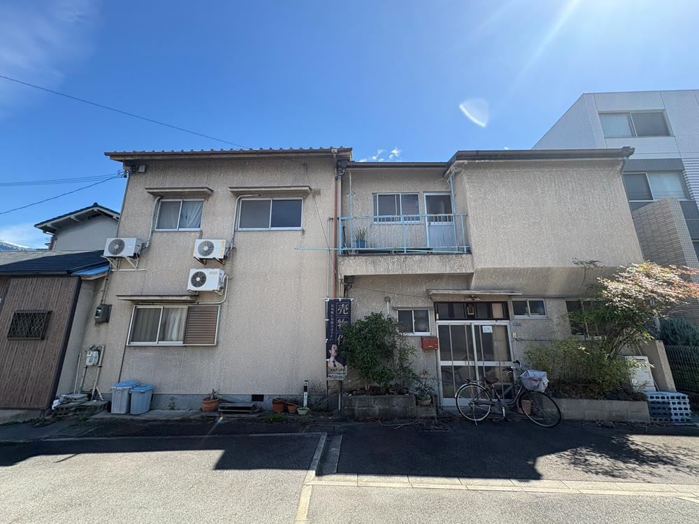 6LDK house in Moriguchi, Osaka - Photo 1