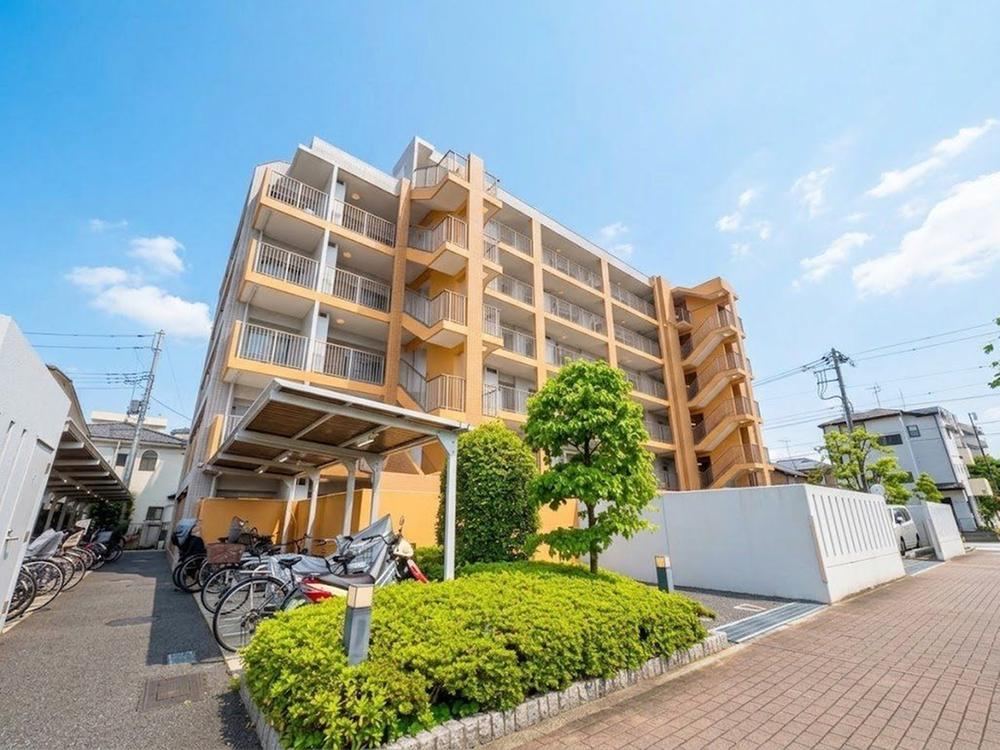 3LDK apartment in Katsushika Ward, Tokyo - Photo 1