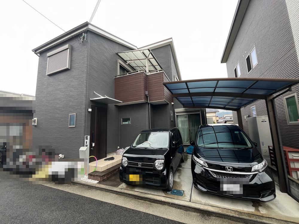 4LDK house in Yao, Osaka - Photo 1