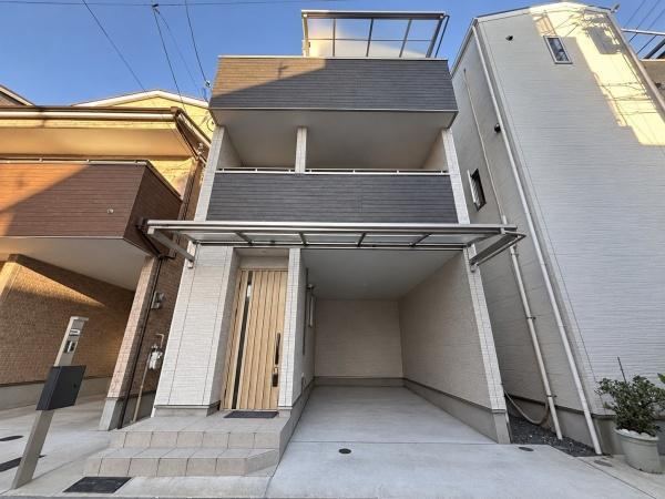 4LDK house in Nishinari Ward, Osaka - Photo 1