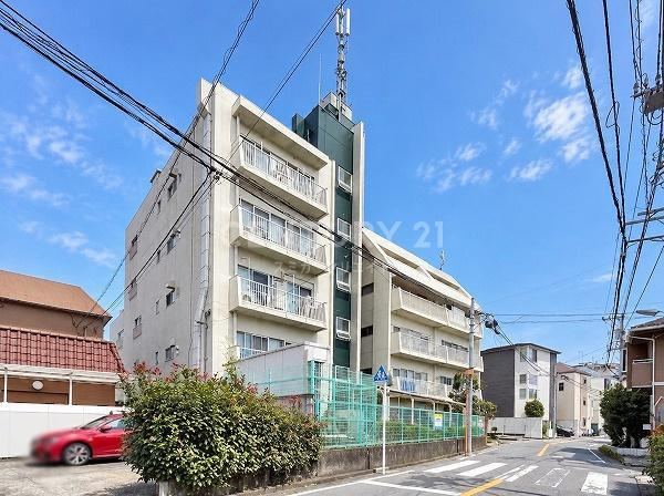2LDK apartment in Shinagawa Ward, Tokyo - Photo 1