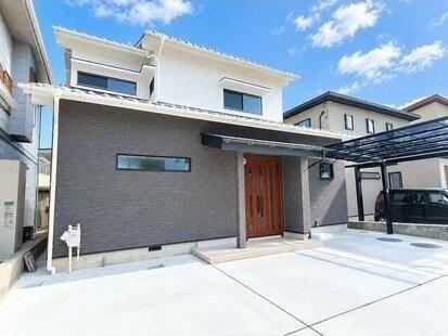 3LDK house in Matsuyama, Ehime - Photo 1