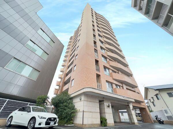 4LDK apartment in Naka Ward, Hiroshima - Photo 1