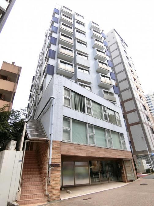 3LDK apartment in Shinjuku Ward, Tokyo - Photo 1