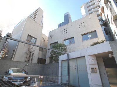 2LDK+S apartment in Minato Ward, Tokyo - Photo 1