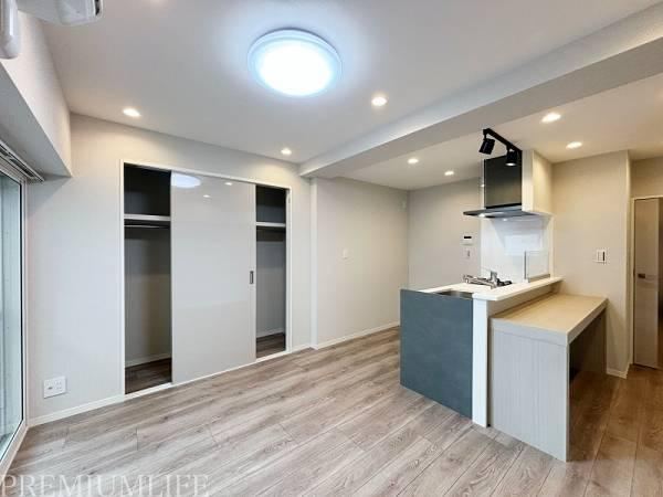1LDK apartment in Minato Ward, Tokyo - Photo 1