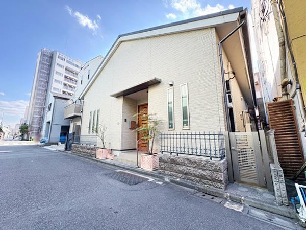 2LDK house in Arakawa Ward, Tokyo - Photo 1