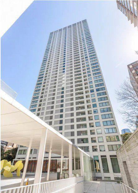 2LDK apartment in Minato Ward, Tokyo - Photo 1