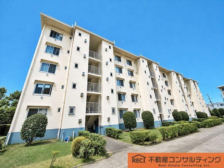 3LDK apartment in Nishinomiya, Hyogo - Photo 1