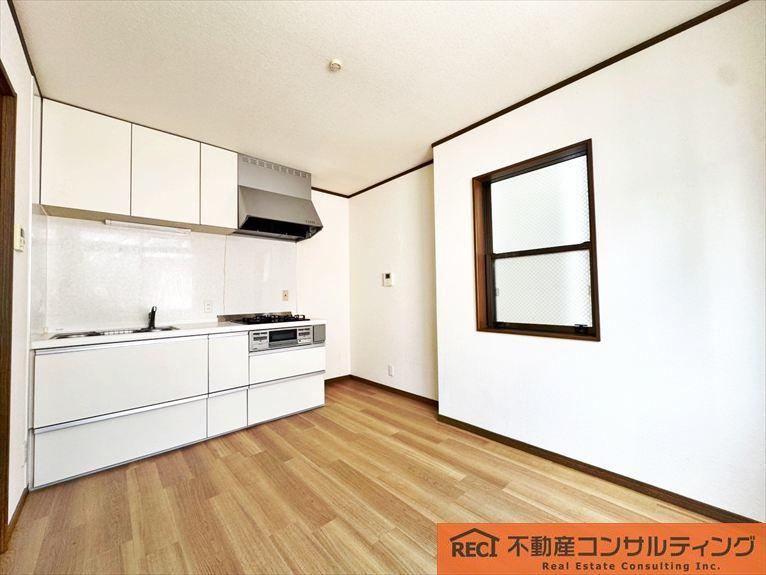 3DK+S house in Higashinada Ward, Kobe, Hyogo - Photo 1