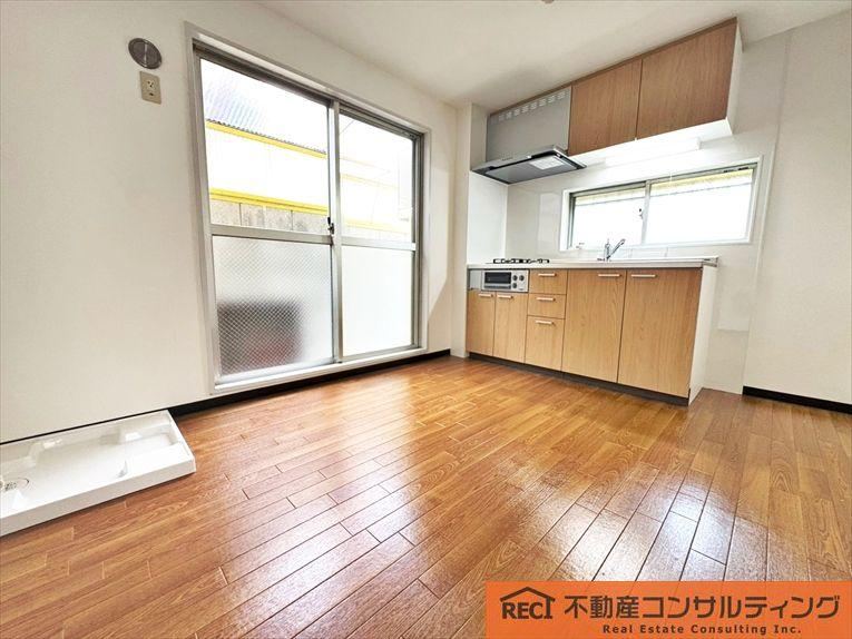 4DK house in Higashinada Ward, Kobe, Hyogo - Photo 1