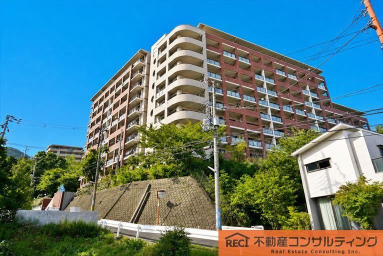 3LDK apartment in Nada Ward, Kobe, Hyogo - Photo 1