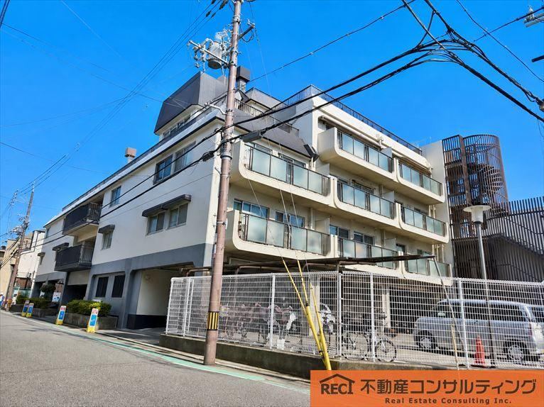 3LDK apartment in Nishinomiya, Hyogo - Photo 1