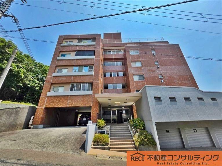 3LDK apartment in Higashinada Ward, Kobe, Hyogo - Photo 1