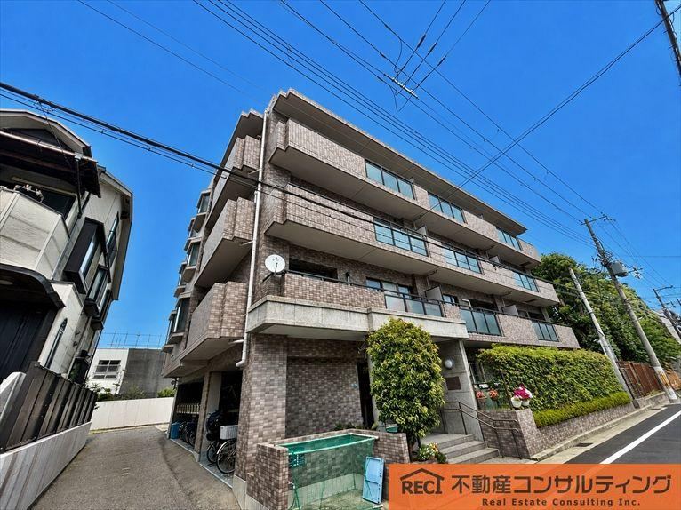 3LDK apartment in Nishinomiya, Hyogo - Photo 1