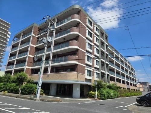 2LDK apartment in Sakado, Saitama - Photo 1
