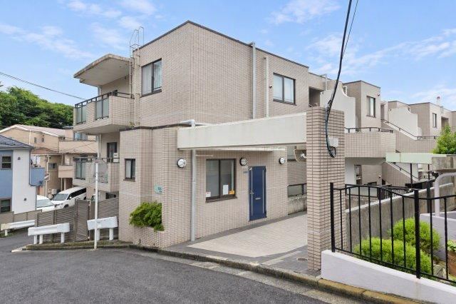 2LDK+S apartment in Fujisawa, Kanagawa - Photo 1