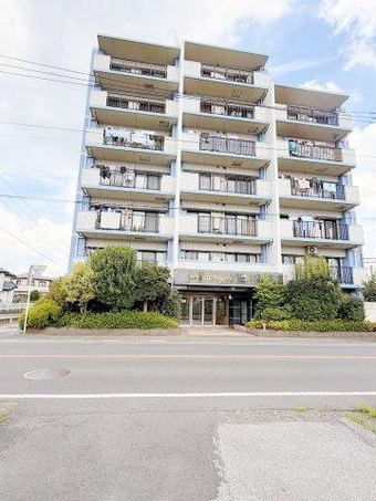 3LDK apartment in Satte