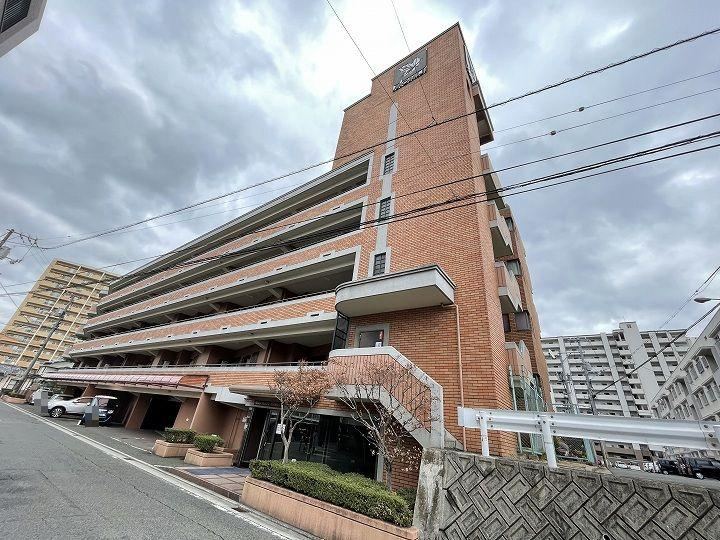 2LDK apartment in Kure, Hiroshima - Photo 1