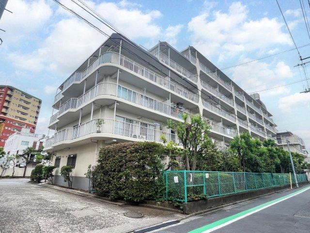 3LDK apartment in Katsushika Ward, Tokyo - Photo 1