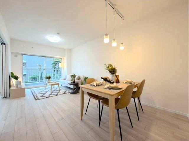 4LDK apartment in Koshigaya, Saitama - Photo 1