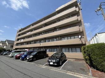 2LDK apartment in Yashio