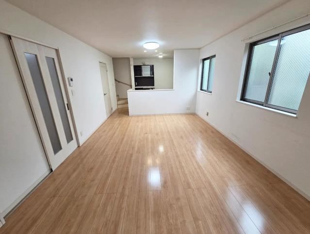 3LDK house in Fuchu, Tokyo - Photo 1