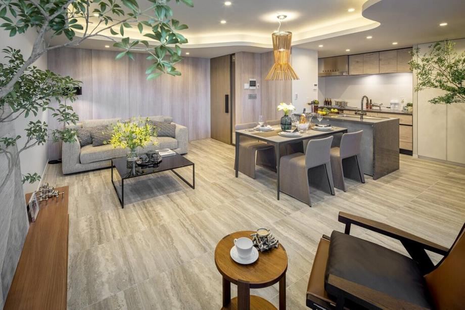 3LDK apartment in Minato Ward, Tokyo - Photo 1