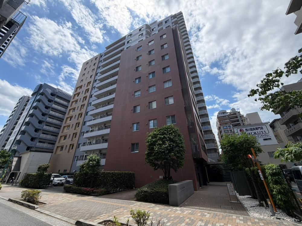 3LDK+S apartment in Fuchu, Tokyo - Photo 1