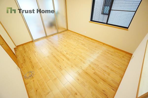 4LDK house in Higashinada Ward, Kobe, Hyogo - Photo 1