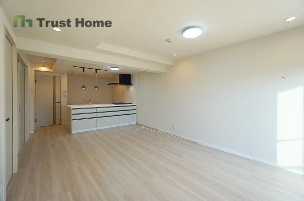3LDK apartment in Nishinomiya, Hyogo - Photo 1