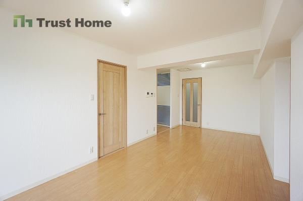 4LDK apartment in Nishinomiya, Hyogo - Photo 1