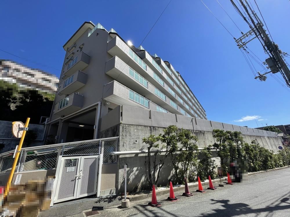 3LDK apartment in Nishinomiya, Hyogo - Photo 1