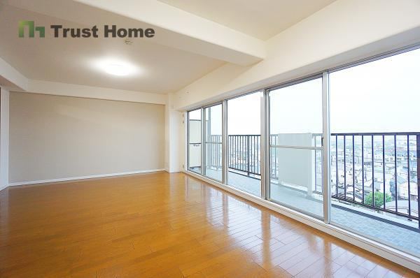 3LDK apartment in Amagasaki, Hyogo - Photo 1