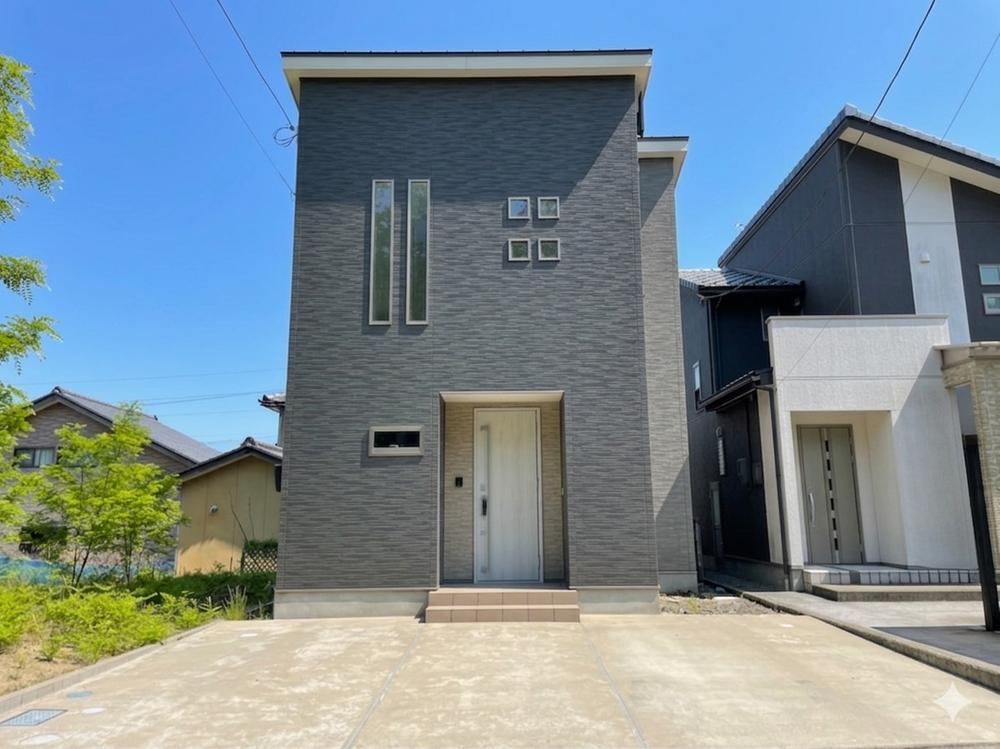 2LDK house in Kahoku, Ishikawa - Photo 1