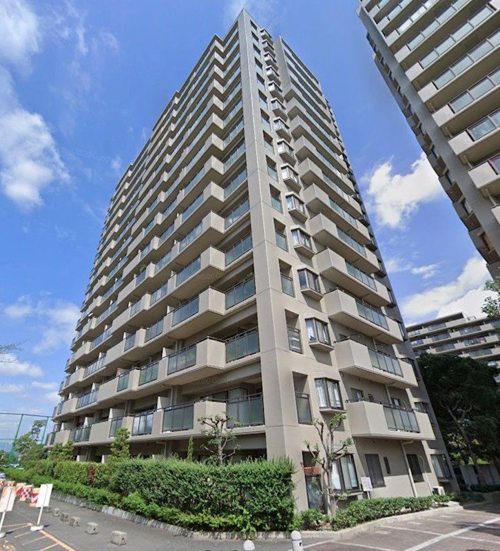 4LDK apartment in Neyagawa, Osaka - Photo 1