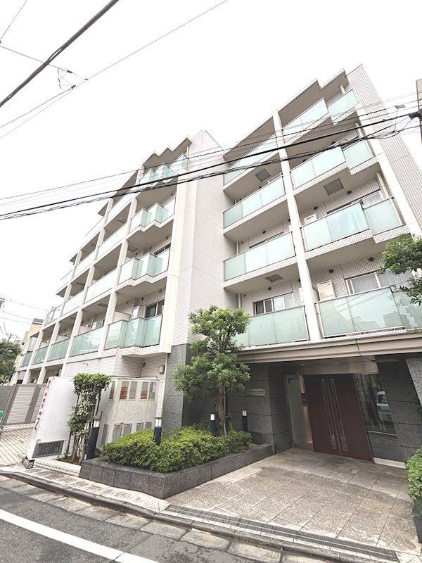 1LDK apartment in Minato Ward, Tokyo - Photo 1