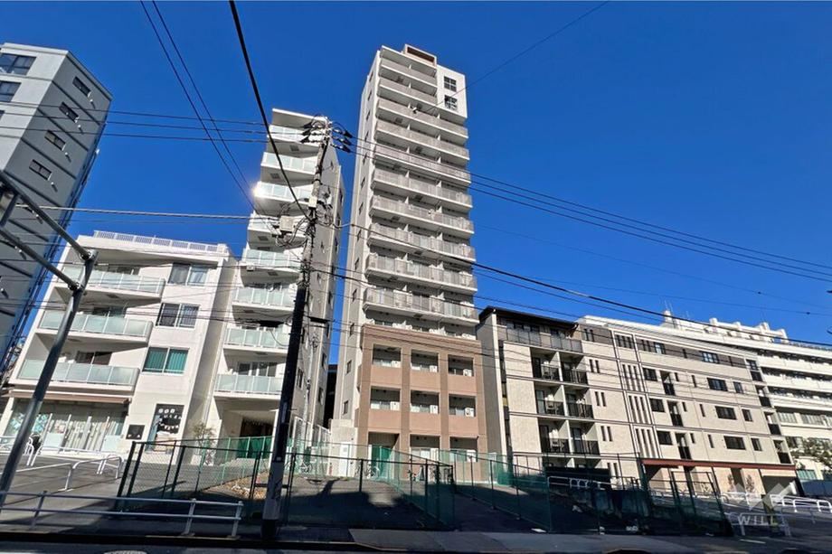 1LDK apartment in Shinjuku Ward, Tokyo - Photo 1