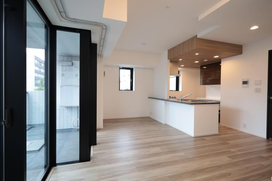 2LDK apartment in Chiyoda Ward, Tokyo - Photo 1