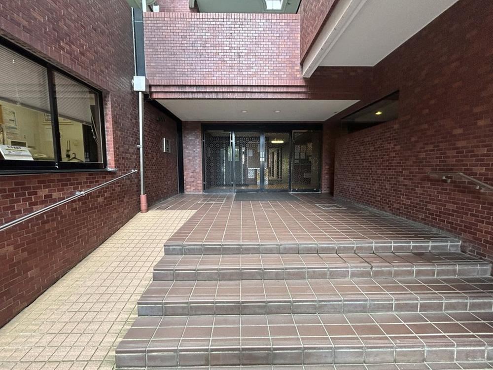 1LDK apartment in Komatsu, Ishikawa - Photo 1