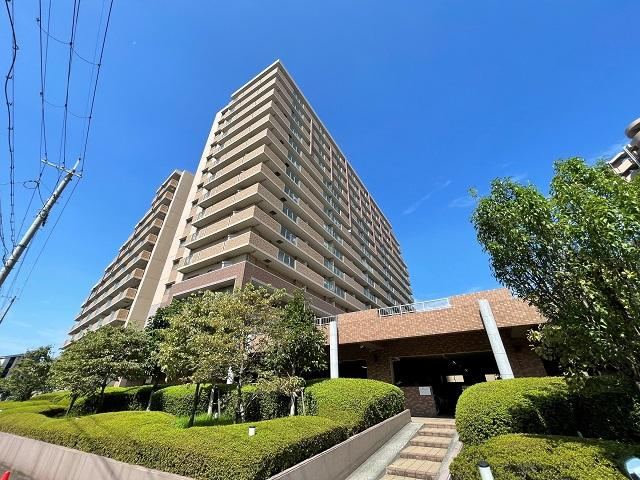 3LDK apartment in Yao, Osaka - Photo 1