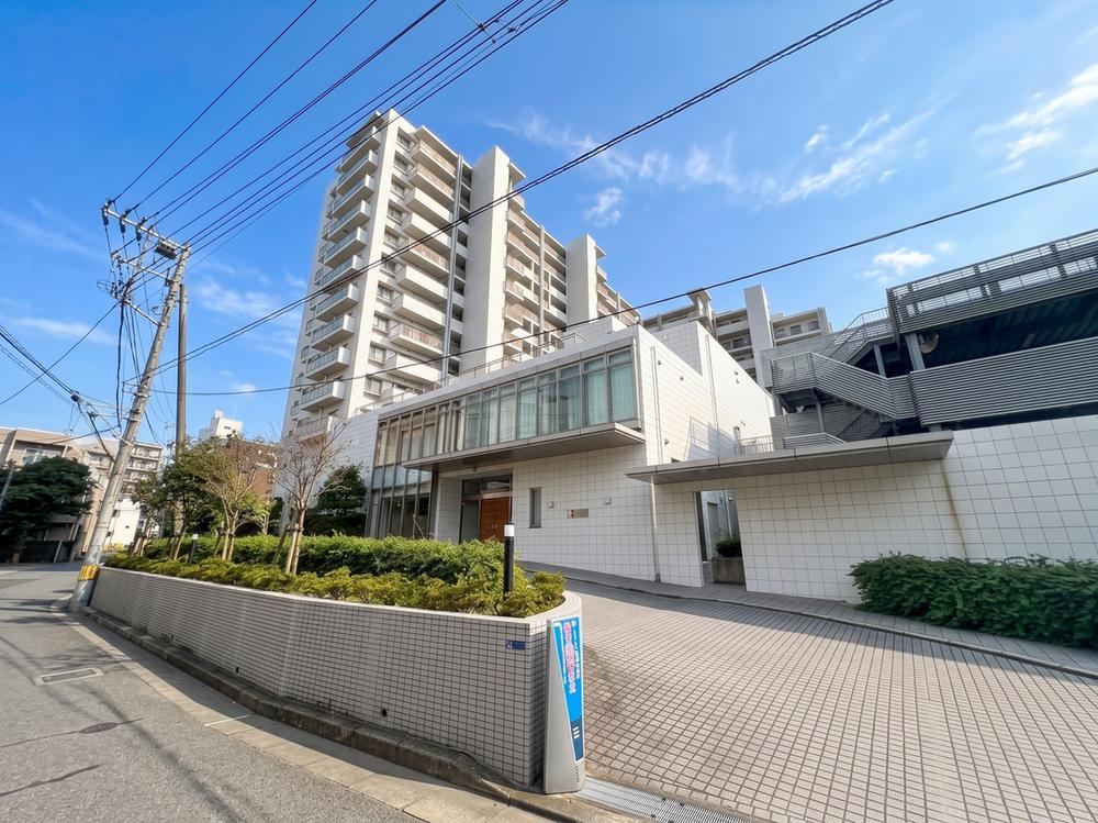 2LDK apartment in Kashiwa, Chiba - Photo 1