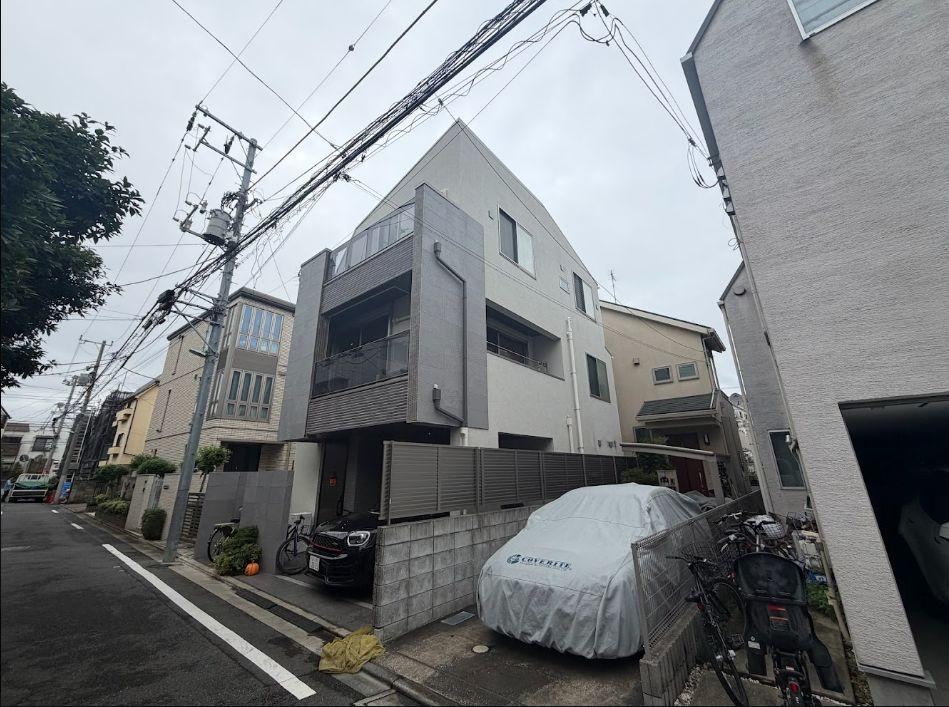3LDK house in Meguro Ward, Tokyo - Photo 1