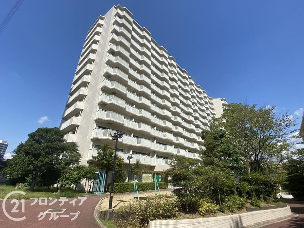 3LDK apartment in Suma Ward, Kobe, Hyogo - Photo 1