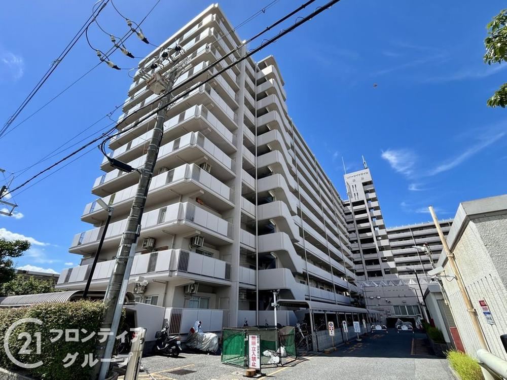 3LDK apartment in Nishiyodogawa Ward, Osaka - Photo 1