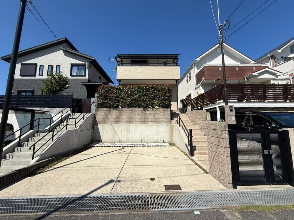 4LDK house in Kita Ward, Kobe, Hyogo - Photo 1