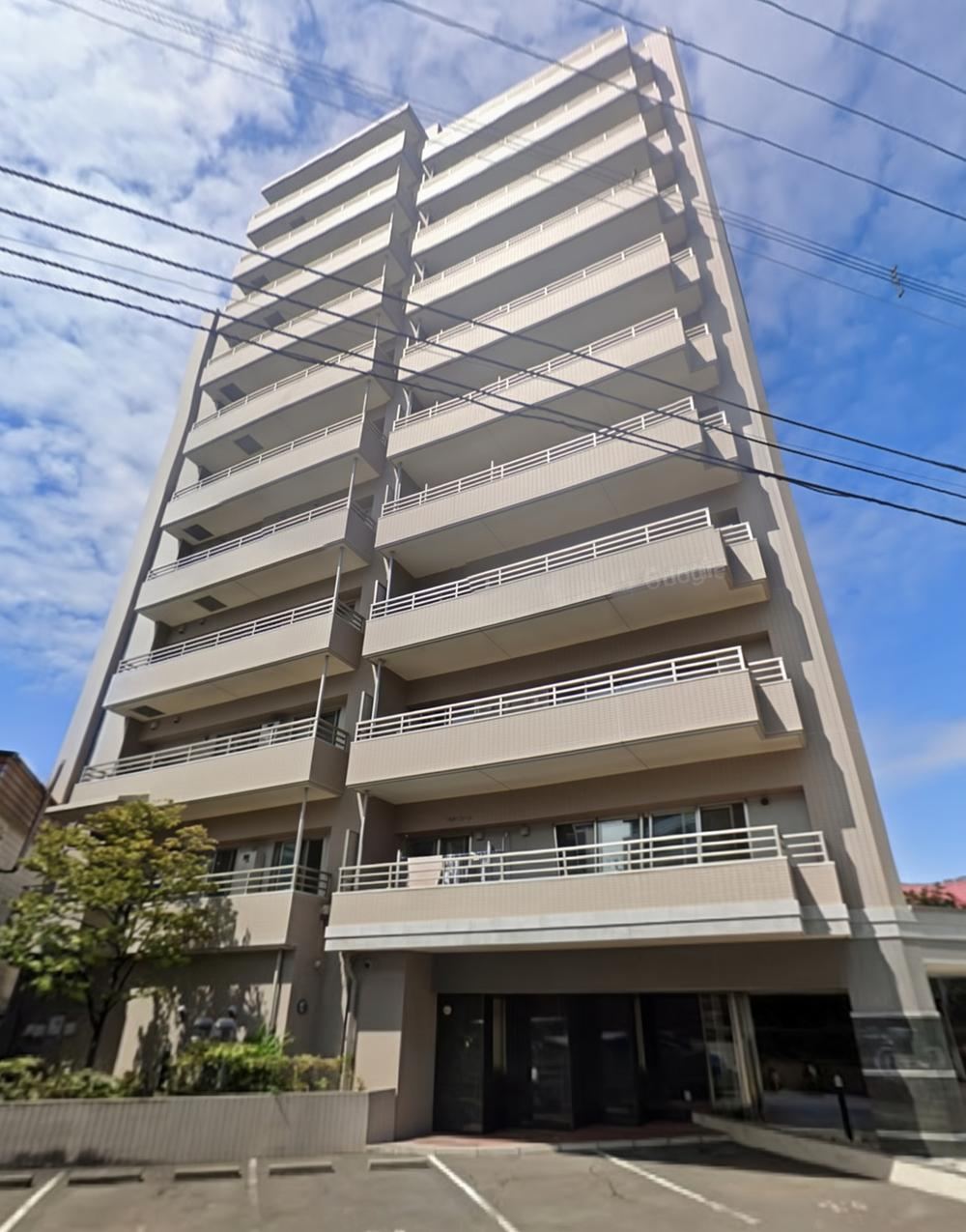 4LDK apartment in Chuo Ward, Sapporo, Hokkaido - Photo 1