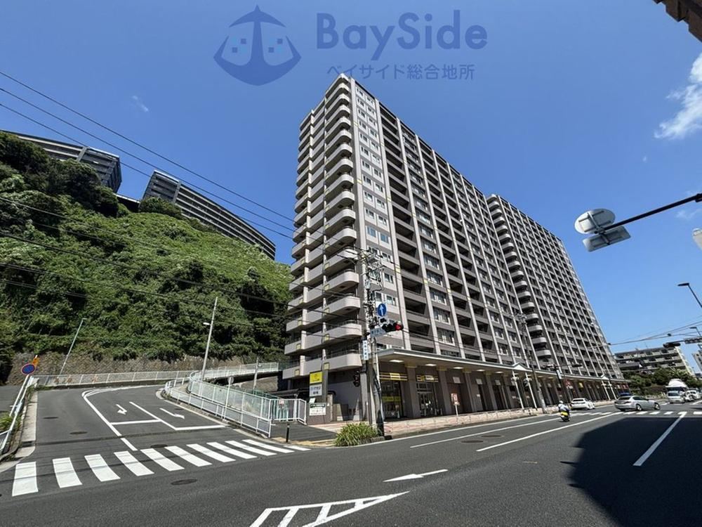 3LDK apartment in Isogo Ward, Yokohama, Kanagawa - Photo 1
