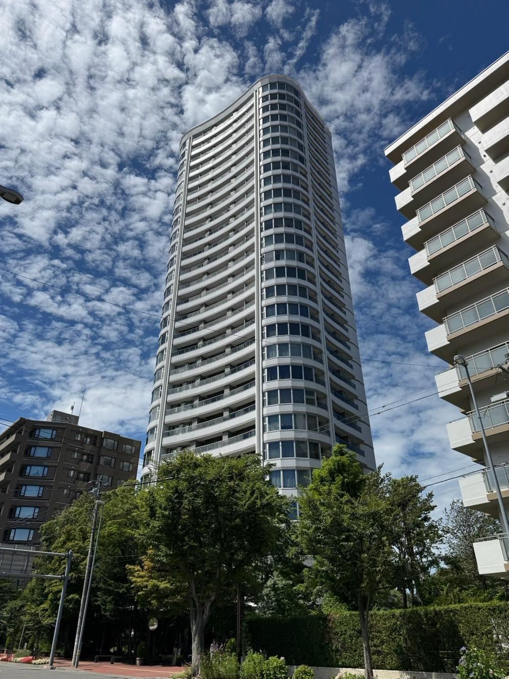 4LDK+S apartment in Chuo Ward, Sapporo, Hokkaido - Photo 1