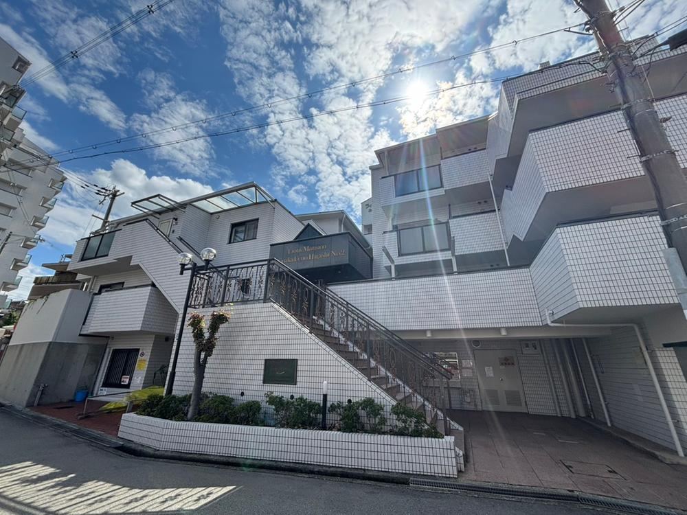 3LDK apartment in Toyonaka, Osaka - Photo 1